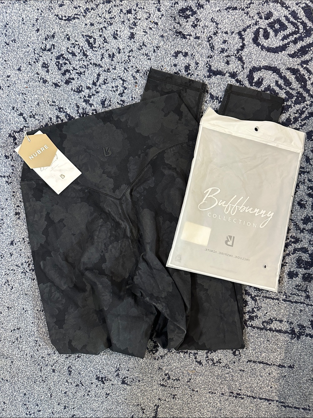 NWT Buffbunny Collection Black Floral Active Leggings SIZE MEDIUM